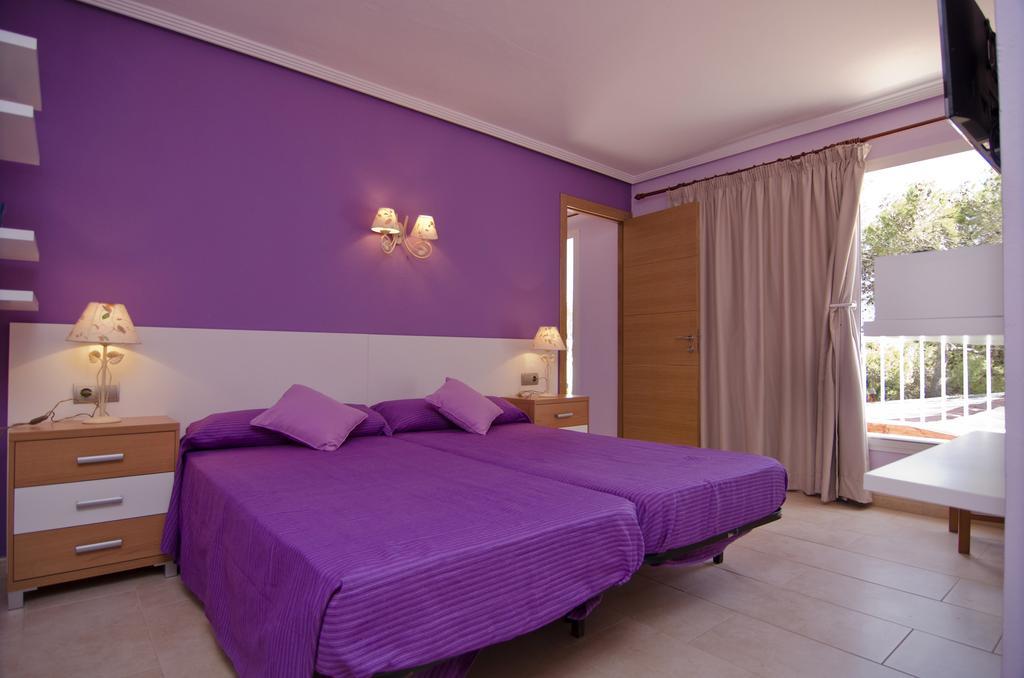 Hostal Cala Boix Es Cana Extérieur photo
