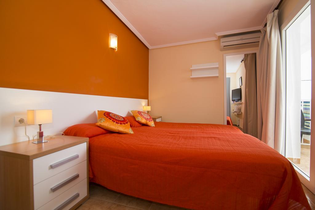 Hostal Cala Boix Es Cana Extérieur photo